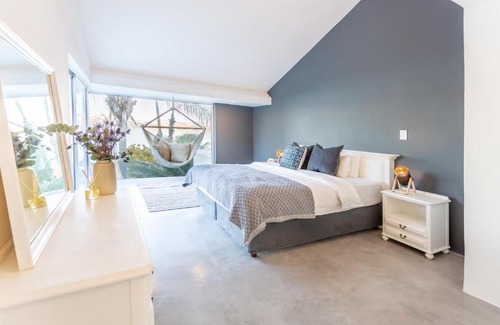 Kosmos Casa | Waterfront Serenity View