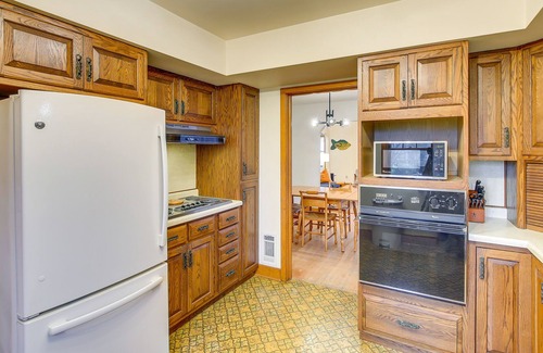 Shawano Casa | Waterfront Shawano Vacation Rental w/ Patio!