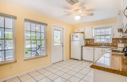 Big Coppitt Key Casa | Waterfront, Single-Story Home on a Canal w/ Dock, Kayaks, AC - 1 Small Dog OK