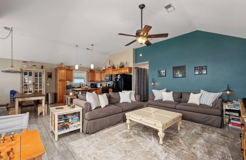 Colington Casa | Waterfront Soundfront, Fenced for Dogs 🐶, Kayak, Bikes, Beautiful Sunsets