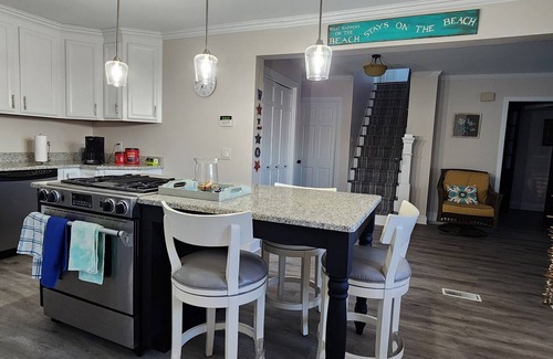 Newburyport Casa | Waterfront spacious 5-bedroom bungalow on Plum Island, Newburyport with WiFi, AC