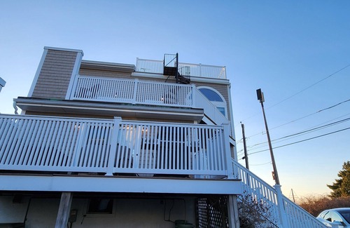 Newburyport Casa | Waterfront spacious 5-bedroom bungalow on Plum Island, Newburyport with WiFi, AC
