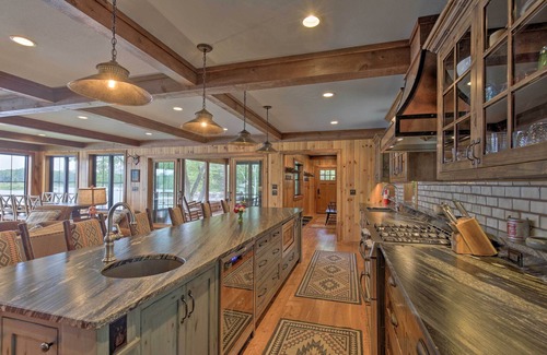 Star Lake Cabina | Waterfront Star Lake Cabin, Boat Dock On-Site