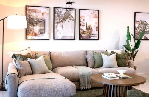 Maroochydore Casa | Waterfront Stay at Sunshine Villa