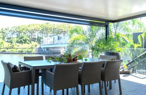 Maroochydore Casa | Waterfront Stay at Sunshine Villa