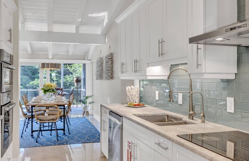 Birch Park Finger Streets Casa | Waterfront / Steps to Beach / Heated Pool / Casablanca Key / Residence