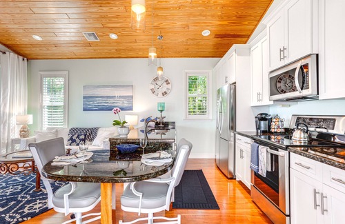 Stuart Cabaña | Waterfront Stuart Oasis w/ Hot Tub & Dock!