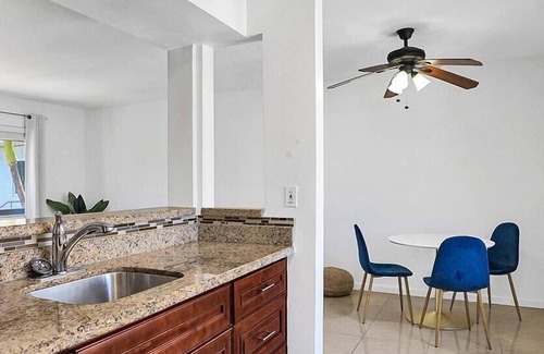 North Beach Apartamento | Waterfront Studio Hollywood Boardwalk Pool