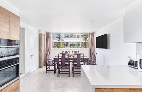 Labrador Casa | WaterFront Stunning Antique 4Rms/7Beds HolidayHome