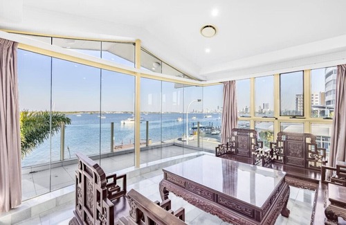 Labrador Casa | WaterFront Stunning Antique 4Rms/7Beds HolidayHome