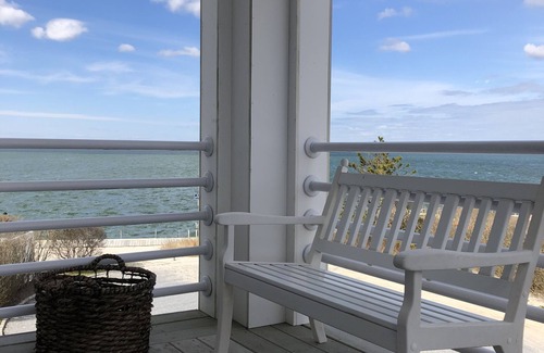 Westhampton Beach Casa | Waterfront Stunning Home! Offering MAJOR DISCOUNT for months March through June