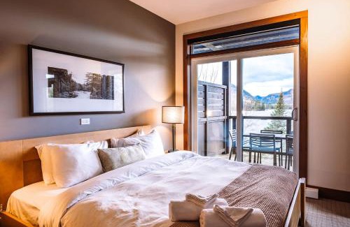 Lac Superieur Village Casa | Waterfront Suite & Lake Resort