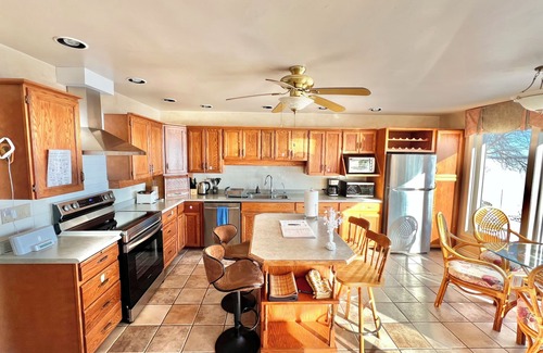 Valentia Casa | Waterfront Sunrise bungalow w/Swimming Pool