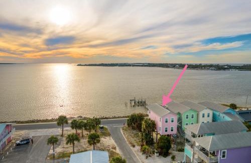 Cedar Key Casa | Waterfront sunset stilt house
