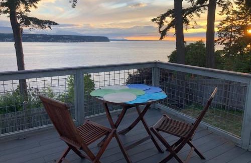 Adelma Beach Casa | Waterfront, Sunsets and Mountains
