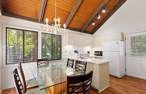 Oceanside Villa | Waterfront Treehouse, 5 Mins to Beach, Sleeps 8!