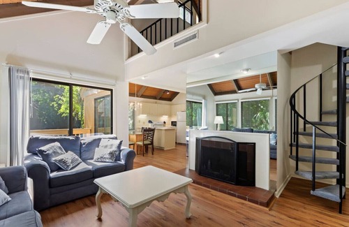 Oceanside Villa | Waterfront Treehouse, 5 Mins to Beach, Sleeps 8!