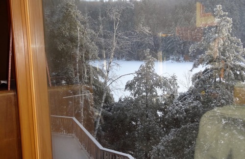 Val-des-Monts Chalet De Esquí | Waterfront Tennis, Alguien?