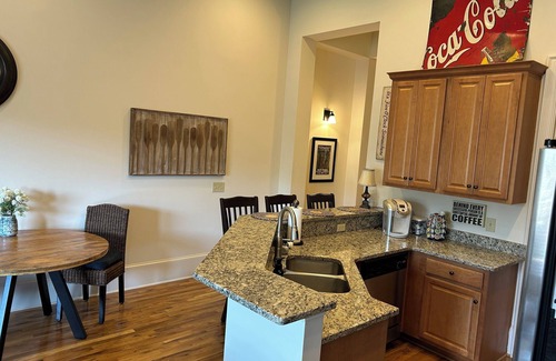 Dadeville Condominio | Waterfront Top Corner Unit,Amazing Sunset Views,Pool&Slide,Marina,Golf, 3 bedrms