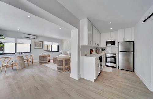 Coral Ridge Apartamento | Waterfront Unit #2 20 Min Walk to Beach, Shops and Restaurants