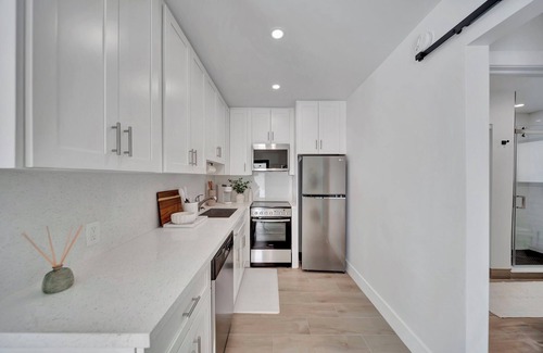 Coral Ridge Apartamento | Waterfront Unit #2 20 Min Walk to Beach, Shops and Restaurants