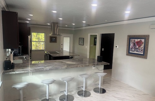 Riverside Heights Casa | Waterfront Urban Paradise w/heated pool and hot tub, in the center of Tampa