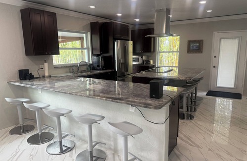 Riverside Heights Casa | Waterfront Urban Paradise w/heated pool and hot tub, in the center of Tampa