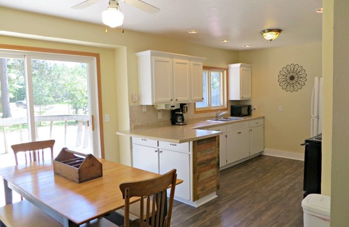Three Lakes Casa | Alquiler de vacaciones recientemente remodelado en Three Lakes!