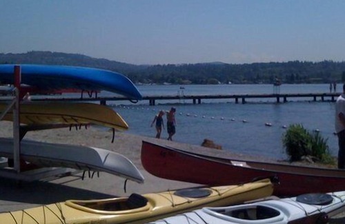 West Bellevue Cabaña | Waterfront View Cottage w / Lake WA Acceso de agua — Clasificación de 5 estrellas - Privado, sereno