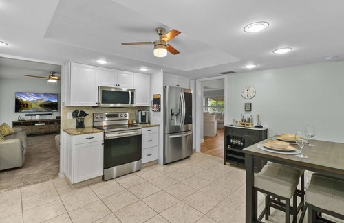 Lochmoor Waterway Estates Casa | Waterfront Villa Retreat: Perfect Escape!