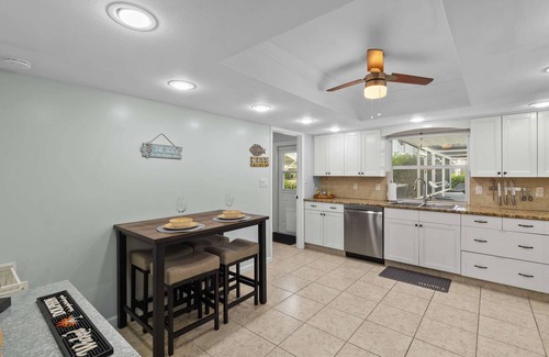 Lochmoor Waterway Estates Casa | Waterfront Villa Retreat: Perfect Escape!