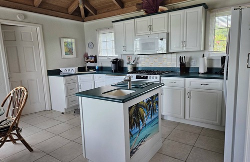 Green Turtle Cay Casa | Waterfront on White Sound, muelle privado, playa y piscina,