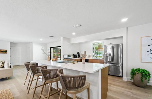 Palm Beach - West Palm Beach Casa | Waterfront Villa w/ Pool Game Room