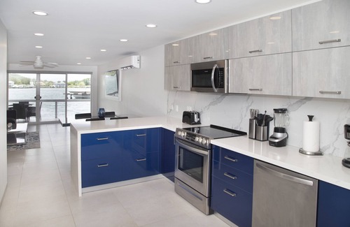 Jolly Harbour Chalet De Esquí | Waterfront Villa 232D South Finger, Jolly Harbour