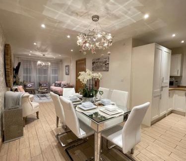 St. Thomas Casa | Waterfront Villa Marina SA1 Swansea