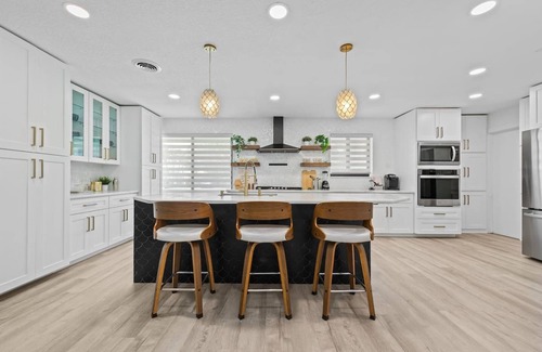 Garden Isles Apartamento | Private waterfront escape! Spacious 5BR, 4 BA Intracoastal property