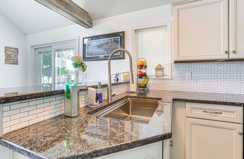 Saint Johns Casa | Waterfront w/ Boat Dock: Retreat on Indian Lake