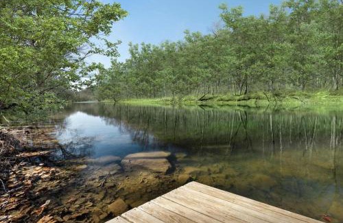 Great Cacapon Casa | Waterfront w Hot Tub Fire Pit Deck & Water Toys