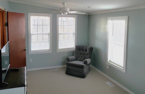 Elizabethtown Cabaña | Waterfront White Lake Cottage