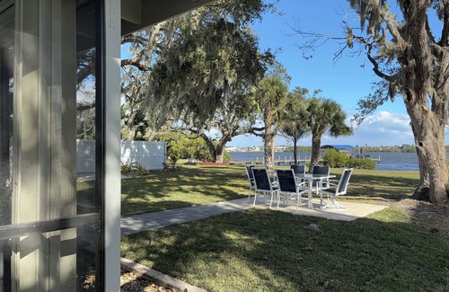 Palm City Cabaña | Waterfront! Wide Views! Large Dock & Lift! 3/2 Cottage on Saint Lucie River