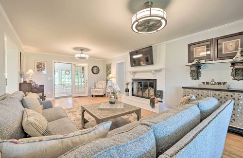 Myrtle Grove Casa | Waterfront Wilmington Home w/ Sunroom & Views