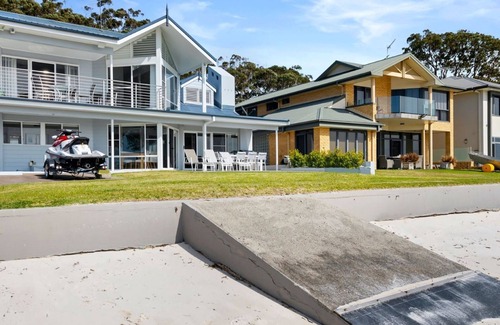 Salamander Bay Casa | Waterfront Wonderland, 41 Foreshore Drive