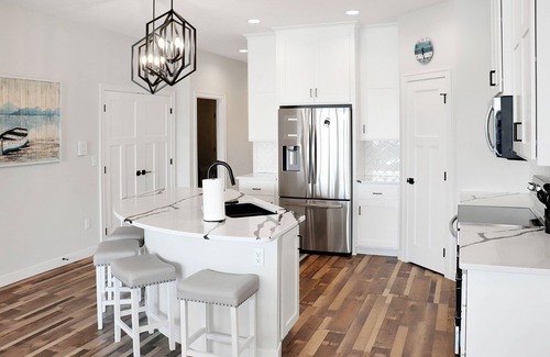 Arnolds Park Condominio | WaterfrontCondo!BridgesBay!AmazingViews!Pets!Pools!Fitness!Arcade!4kingbedrooms!