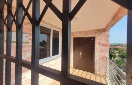 Pokuase Casa | WaterHeater, Kitchen &Furnished Home @Pokuasi Fise