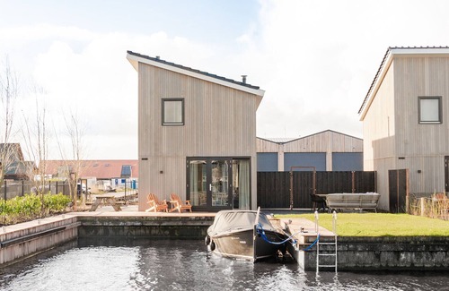 Heeg Casa | Waterlodge in Heeg - Relax, sail and enjoy!, Waterlodge in Heeg - Relax, sail and enjoy!