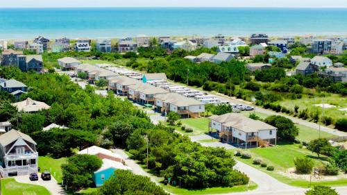 Waves Apartamento | Watermen's Cabana 2C - 3-Bed, 2-Bath Apartment - Walk To BEACH Access & PET Friendly!