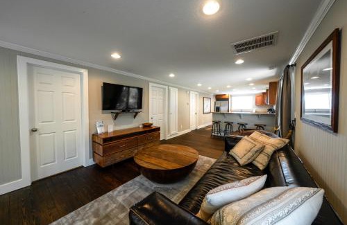 Waves Casa | Watermen's Hideout - Waterfront 2-Bed, 1-Bath Cottage with HOT TUB & Private Dog Run!