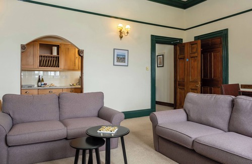 Watermouth Cabaña | WATERMOUTH CASTLE, PENN-CURZON APARTMENT, pet friendly in Ilfracombe