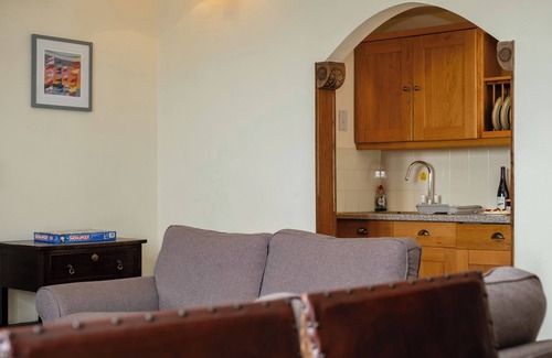 Watermouth Cabaña | WATERMOUTH CASTLE, PENN-CURZON APARTMENT, pet friendly in Ilfracombe