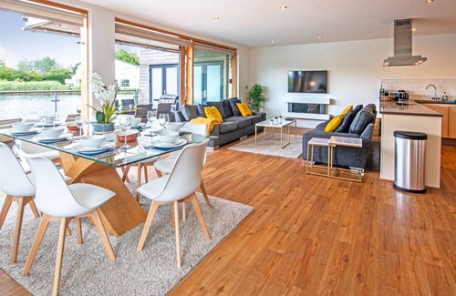 South Cerney Casa | Waters Edge 04, Waterside Lodge (P)